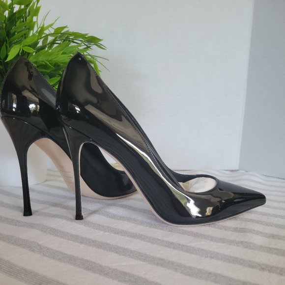 Sergio Rossi Godiva Black Patent Pumps - Picture 10 of 15